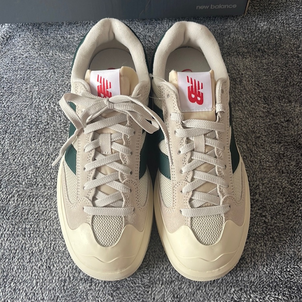 New Balance CT 302 sneakers. Forrest Green